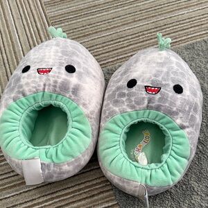 Kids One-Piece Plush Slippers - squishmellows! 2-3Y